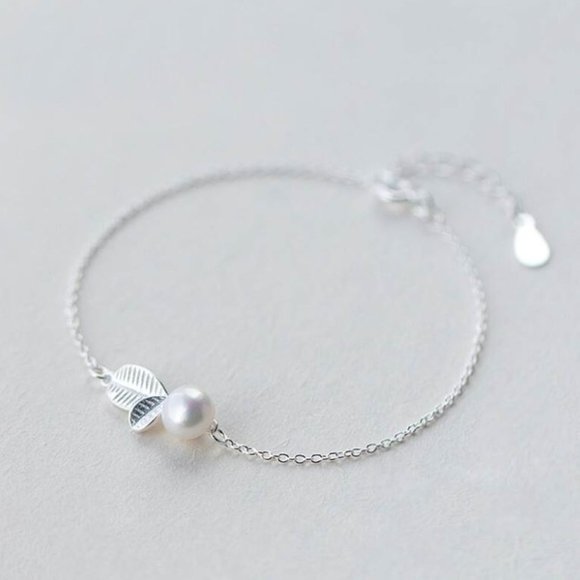 Jewelry - 925 Sterling Silver Dainty Pearl Leaf Bracelet
